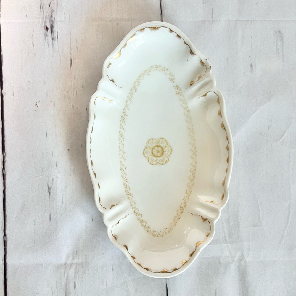Antique Theodore Haviland Limoges France 9.5" Oval Dish Schleiger 133 Gold trim